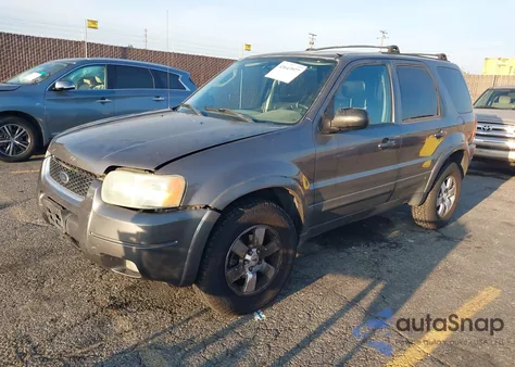 2004 Ford Escape Limited z USA, uszkodzony, nr VIN 1FMCU94184KA49168